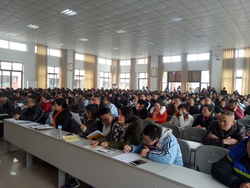 【讲座现场】邛崃一中升空教育升学规划指导讲座